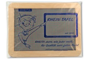 RHEITA Schiefertafel Standard mit Naturholzrahmen